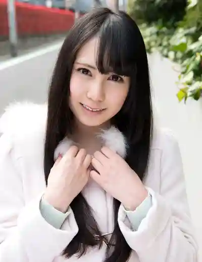 月野優里亞