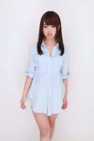秋山しおり