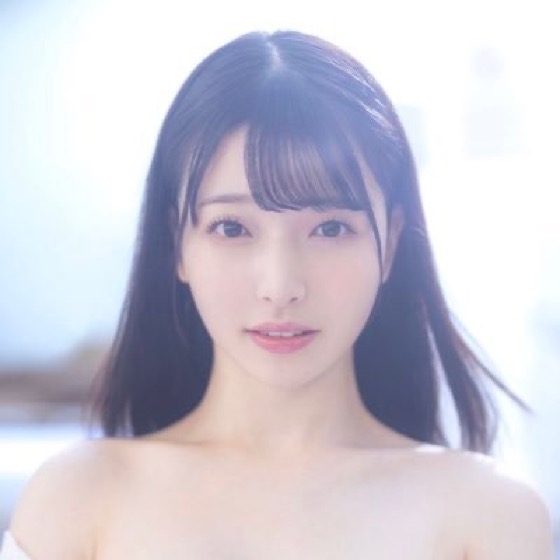 彩月七緒